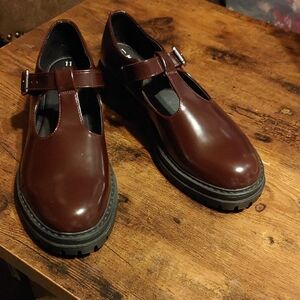NWOT Women's Sz 11 No Boundaries Tstrap Brown/Burgundy Shoes